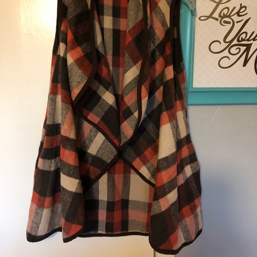 Vest - Picture 4 of 4